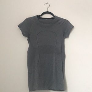 Lulu lemon work out shirt